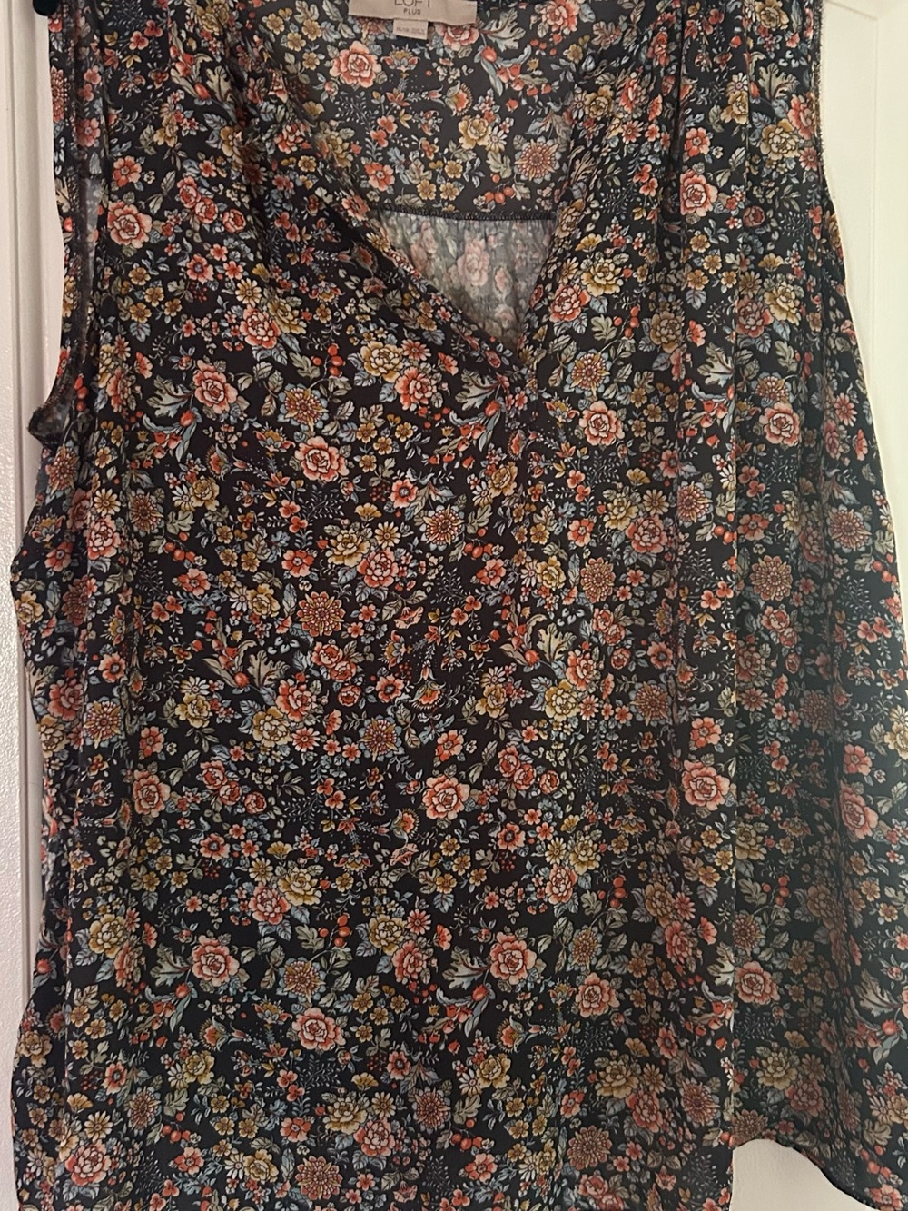 LOFT Black Floral V-Neck Sleeveless Camisole